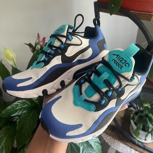 Nike Air Max 270 React • Hyper Blue (GS) • Size 4Y